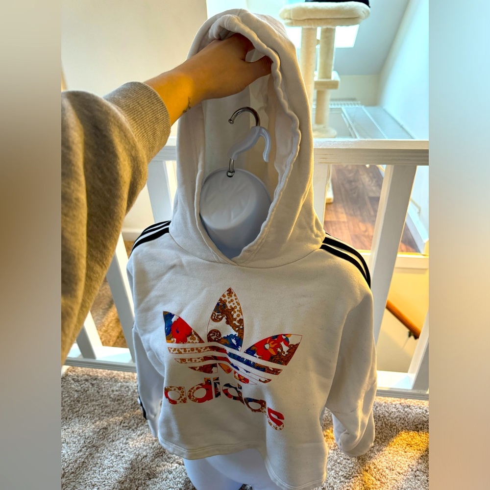 Adidas long sleeve Crop Hoodie Medium